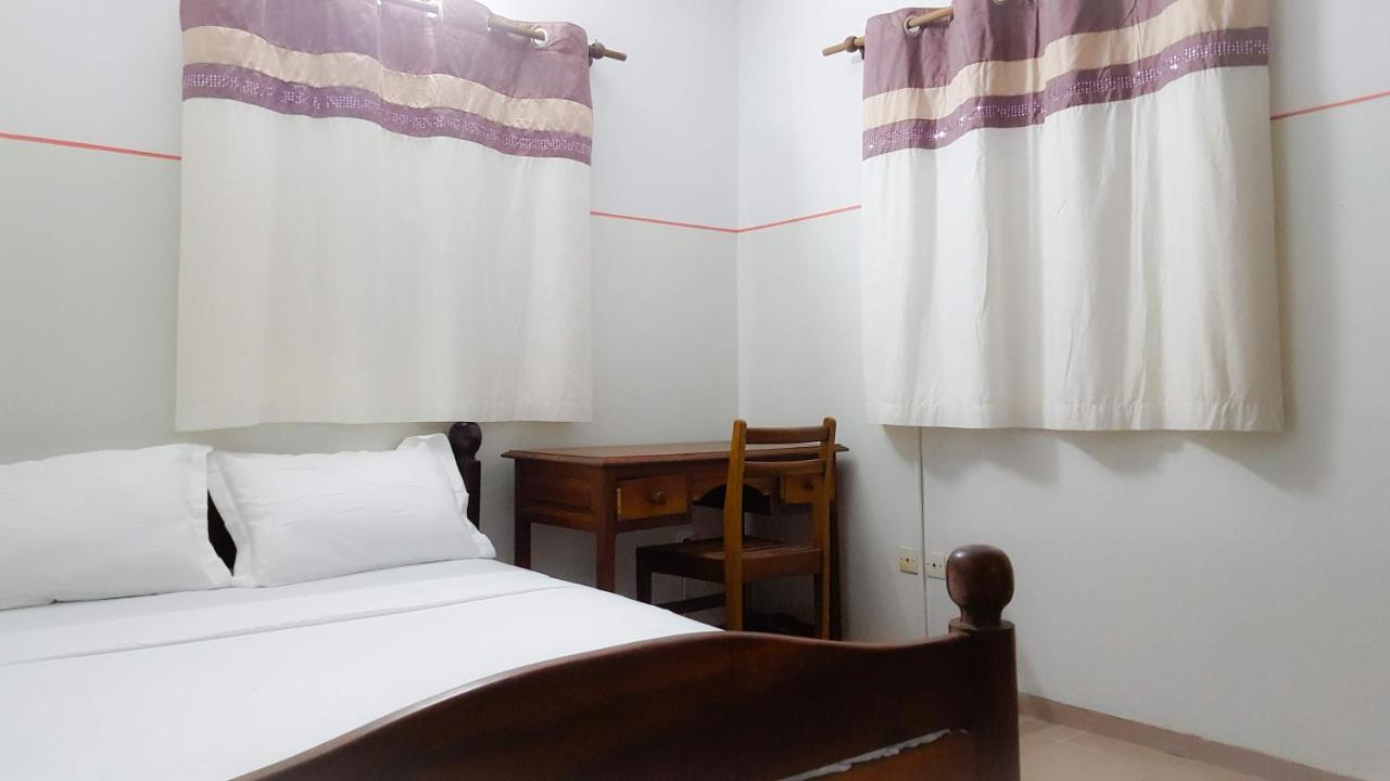 Academia Hôtel Lomé Exterior foto