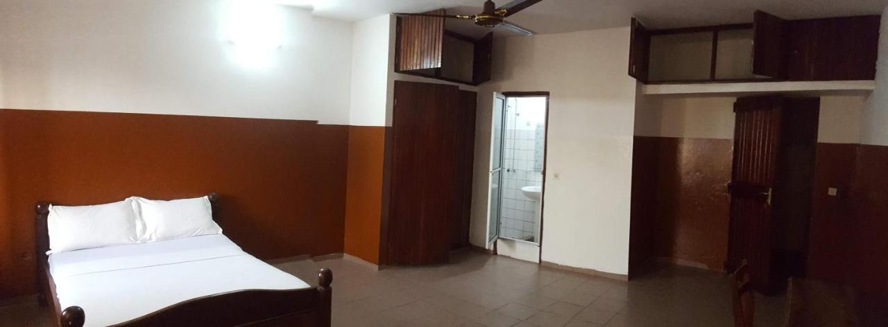 Academia Hôtel Lomé Exterior foto