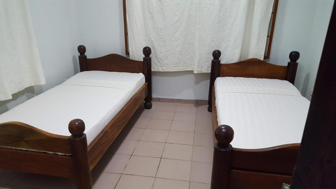 Academia Hôtel Lomé Exterior foto