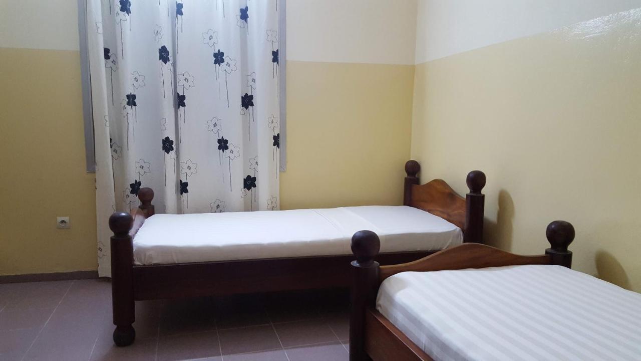 Academia Hôtel Lomé Exterior foto